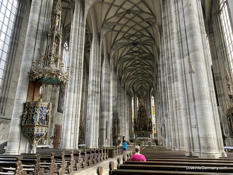 Inside Münster St Georg Dinkelsbuhl