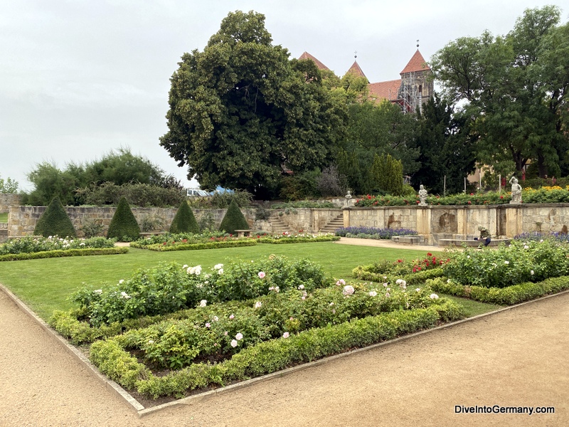 The gardens outside Stiftskirche St. Servatius (Collegiate Church)