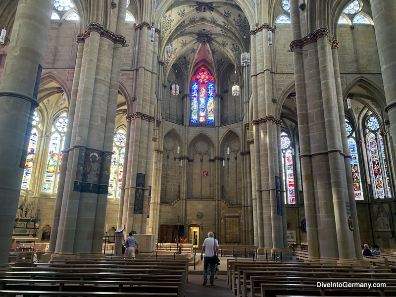 Inside Liebfrauenbasilika 