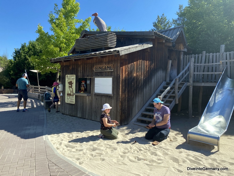Playmobil FunPark Gold mine - the kids loved fossicking here