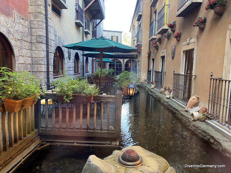 Castillo Alcazar restaurant outdoor tables