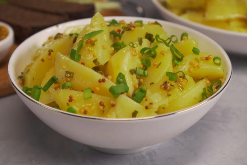 Kartoffelsalat (German potato salad)