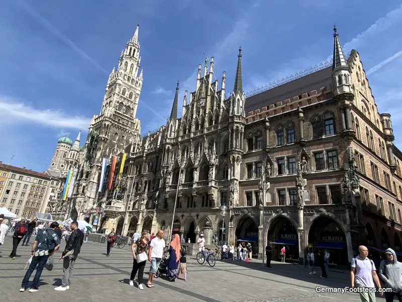 The amazing Town Hall in Marienplatz Munich