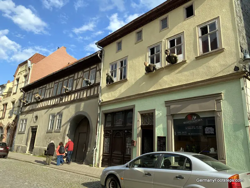 Mühlhausen Old Town with statues out the windows